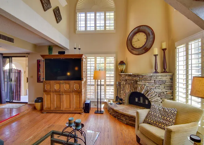 North Gem W/ Courtyard & Pool Access * Phoenix