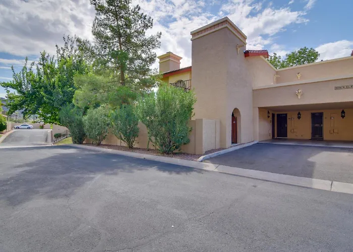 North Gem W/ Courtyard & Pool Access * Phoenix